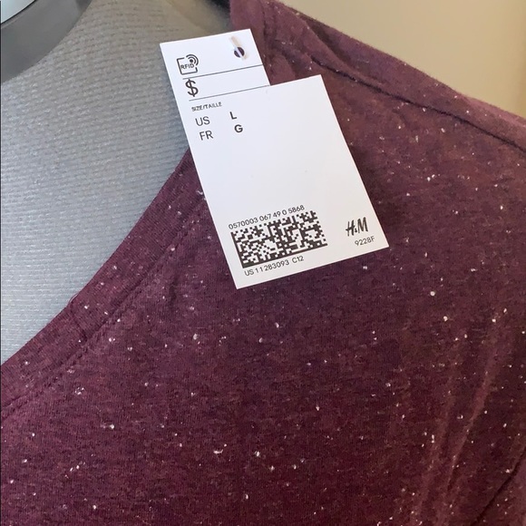 H&M Men’s V-Neck T - Picture 4 of 4